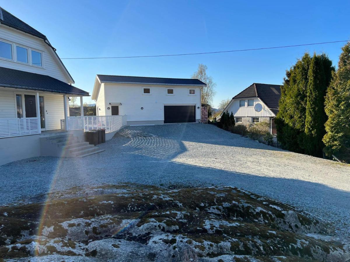 Puntsnes Apartmen Hjelmeland Exterior photo
